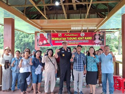 Kegiatan  Pelatihan Pembuatan Tudung Karo di Desa Kutarayat Kec. Naman Teran